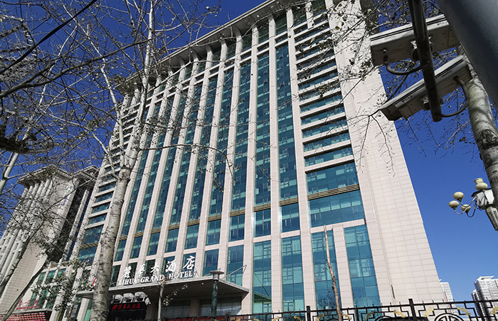 麗華大酒店不銹鋼水箱變頻供水設備